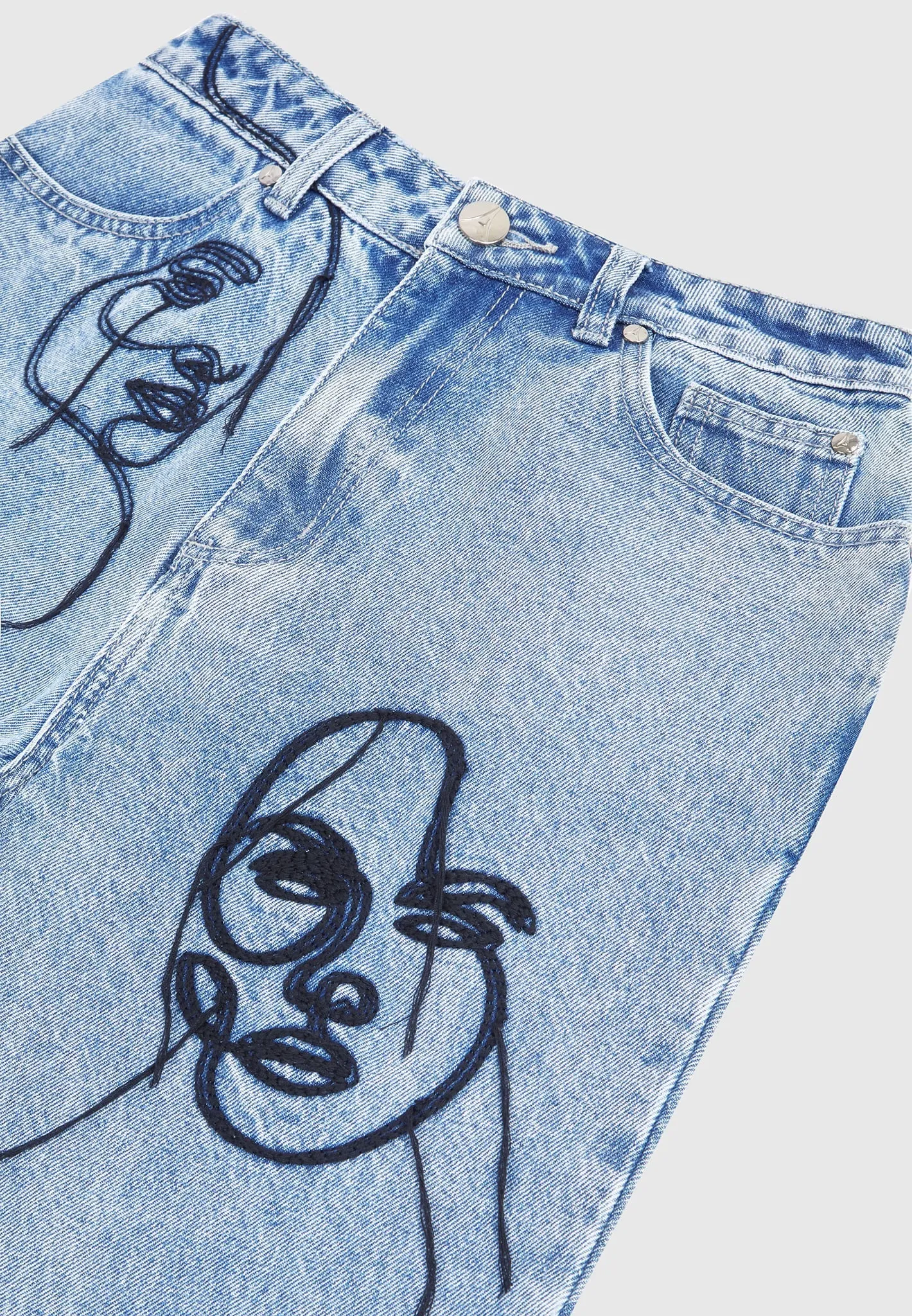 Line Art Boyfriend Jeans - Mid Blue