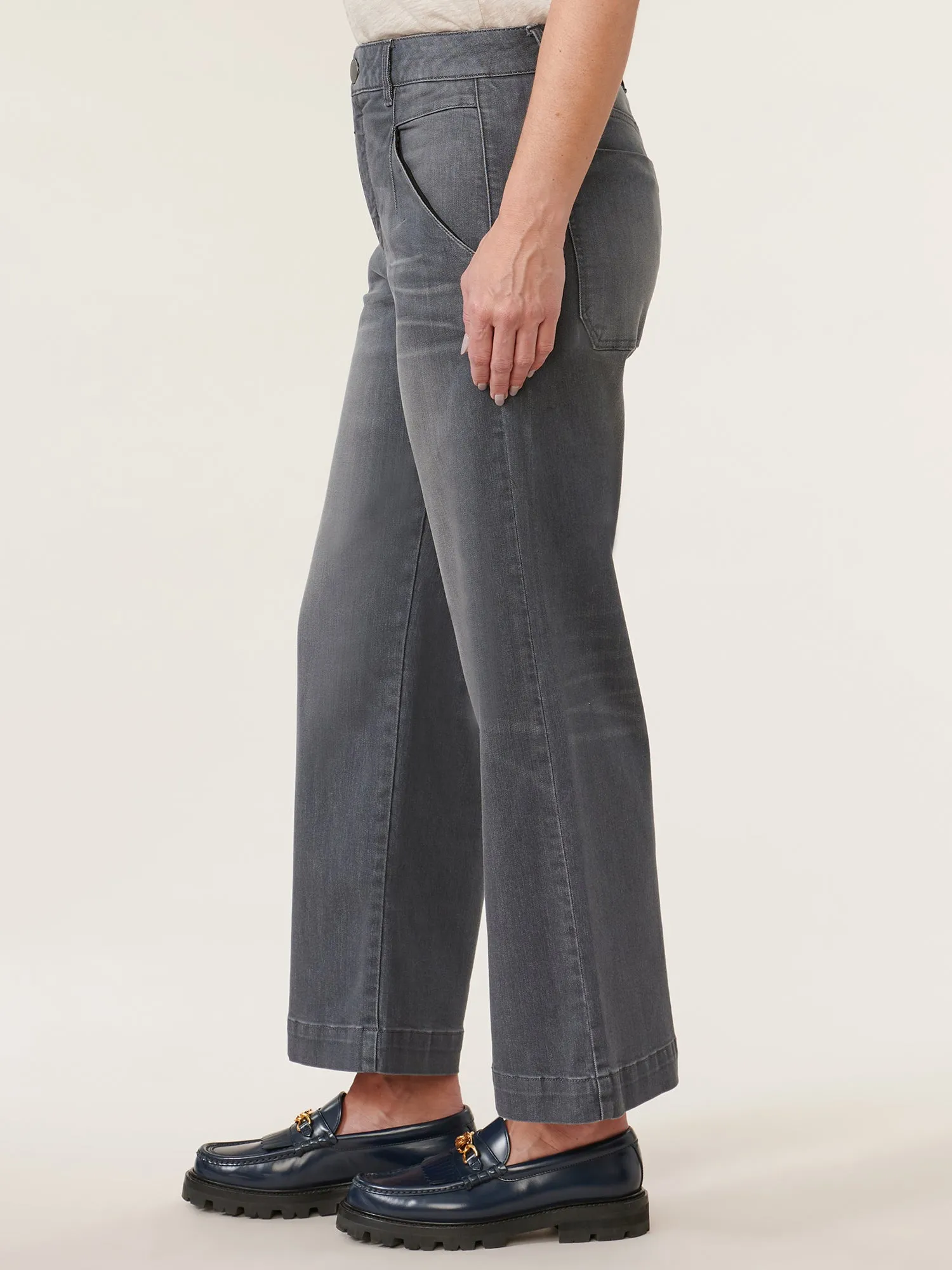 "Ab"solution® Skyrise V-Pocket Wide Leg Jeans