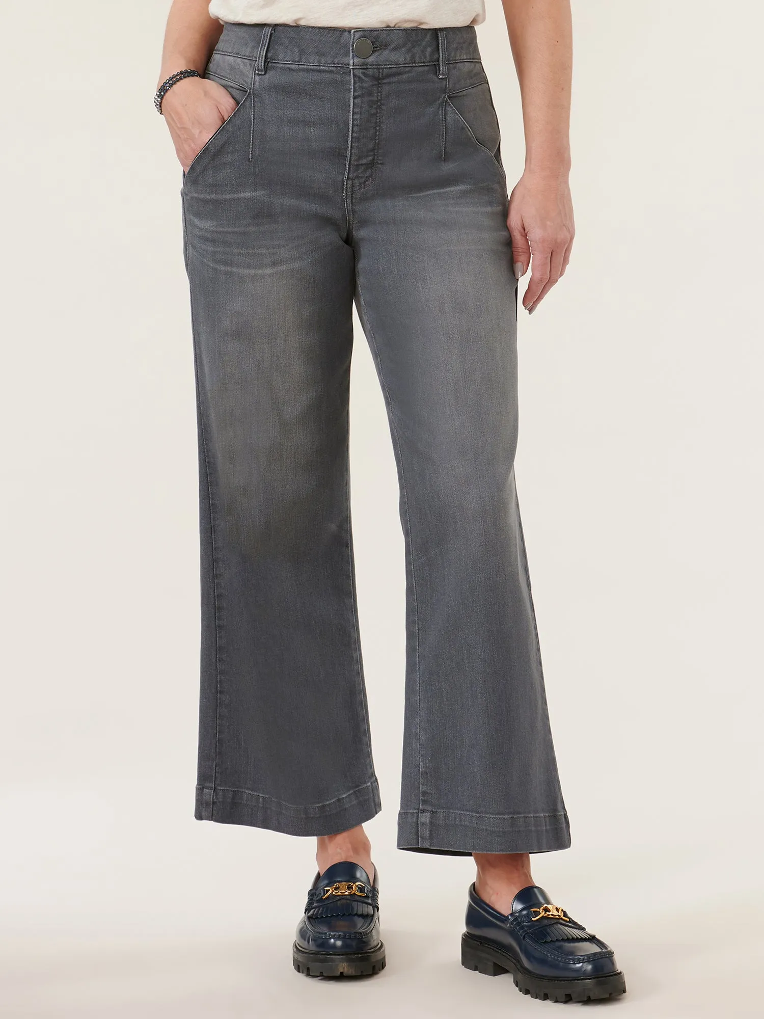 "Ab"solution® Skyrise V-Pocket Wide Leg Jeans