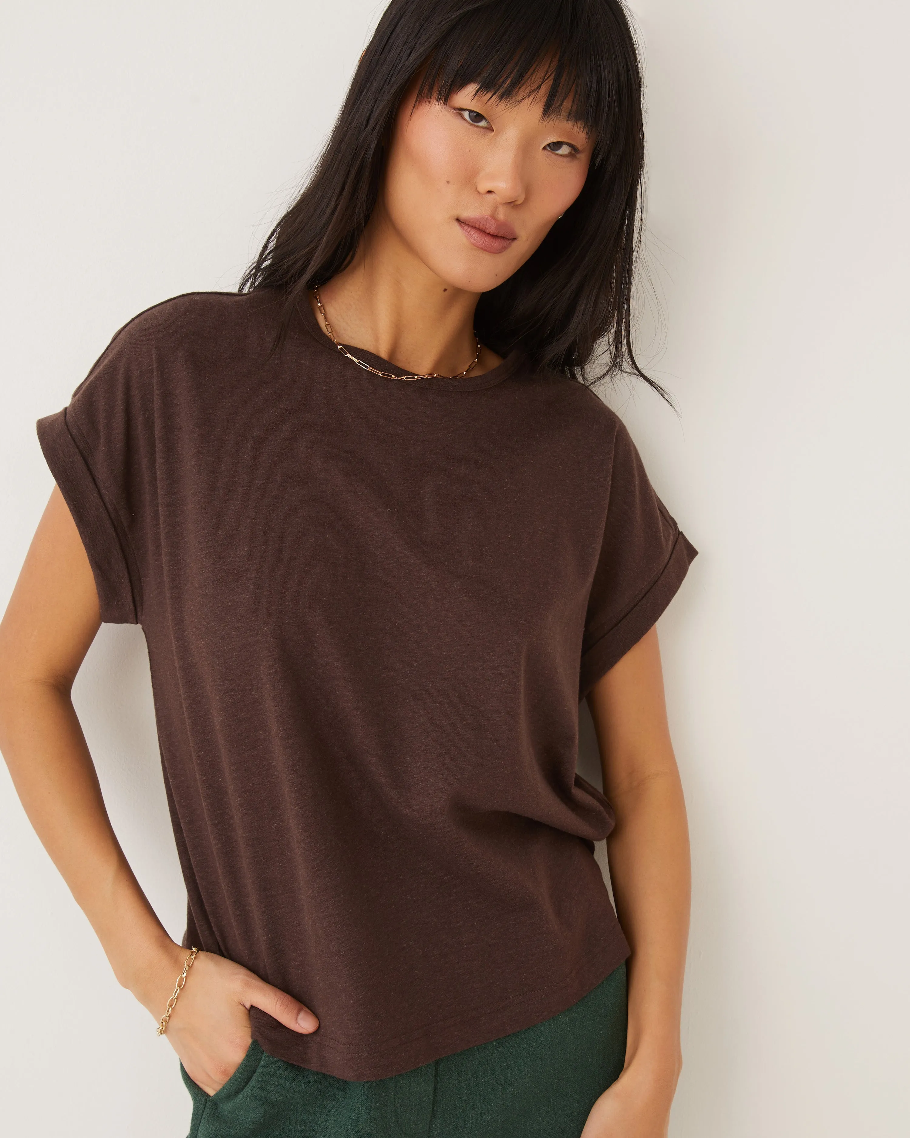 The Supersoft Hemp T-Shirt in Dark Brown